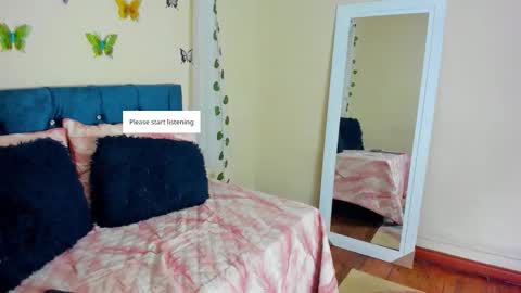 Snapshot of cristalwalker__ chatting on September 2025 11:44:02 AM cristal walker online show from September 2025 11:44:02 AM