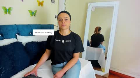 Snapshot of cristalwalker__ chatting on October 2025 11:46:02 AM cristal walker online show from October 2025 11:46:02 AM