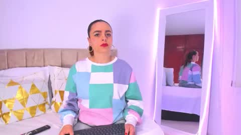 Snapshot of cristalwalker__ chatting on November 2025 11:31:01 AM cristal walker online show from November 2025 11:31:01 AM