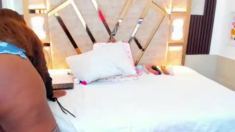 Snapshot of cristhinbrown chatting on February 2025 06:53:01 PM cristin online show from February 2025 06:53:01 PM