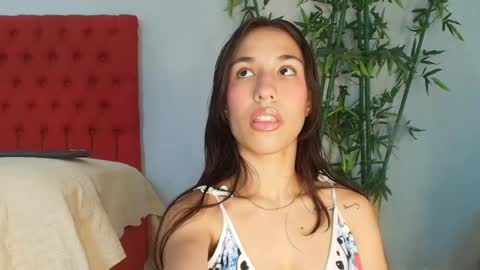 Cris  online show from May 2026 07:20:02 PM