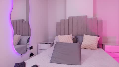 Snapshot of cristina_kross chatting on December 2025 03:05:01 AM Cristina kros online show from December 2025 03:05:01 AM