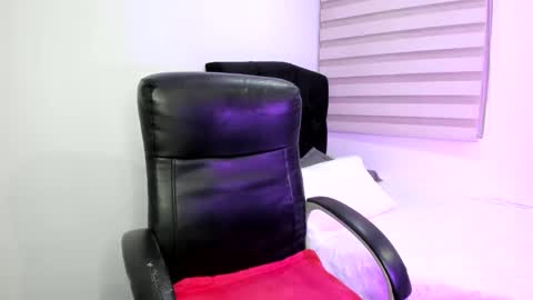 Snapshot of cristinalaurent2 chatting on December 2024 12:22:01 AM Cristina Laurent online show from December 2024 12:22:01 AM