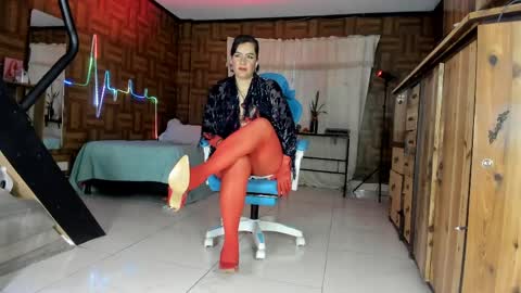 Snapshot of cristinavanegas chatting on June 2026 10:46:02 PM Julieta online show from June 2026 10:46:02 PM