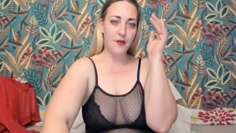 Cristina online show from December 2025 09:21:02 PM