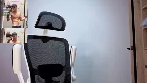 cristopher23  online show from October 2025 01:25:01 AM