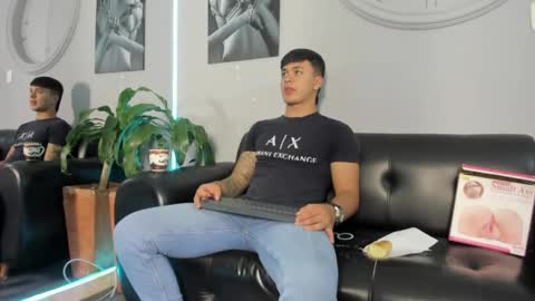 Cristopher online show from March 2025 12:45:01 PM