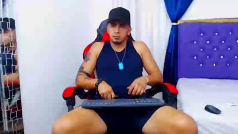 Snapshot of cristophertompson chatting on December 2024 03:36:01 PM Say me Cris online show from December 2024 03:36:01 PM