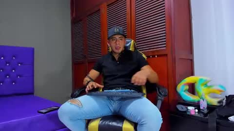 Snapshot of cristophertompson chatting on December 2024 04:54:01 PM Say me Cris online show from December 2024 04:54:01 PM