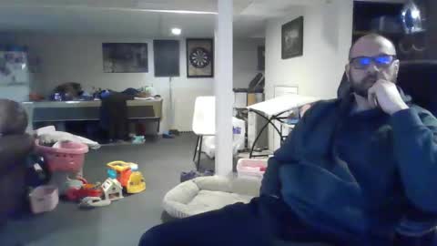 Snapshot of crm400 chatting on April 2026 01:50:01 AM billybasement online show from April 2026 01:50:01 AM