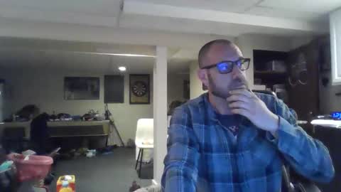 Snapshot of crm400 chatting on April 2026 04:01:01 AM billybasement online show from April 2026 04:01:01 AM