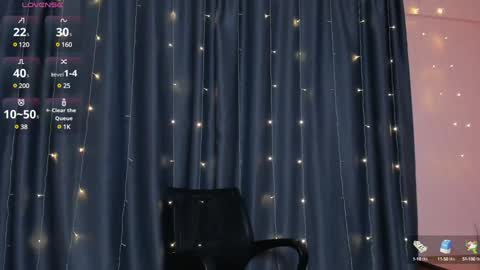 Snapshot of cross_the_line chatting on January 2025 08:04:01 AM xx Amina xx online show from January 2025 08:04:01 AM