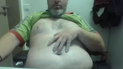 Snapshot of crouch1 chatting on October 2025 07:00:02 AM Crouch1 online show from October 2025 07:00:02 AM