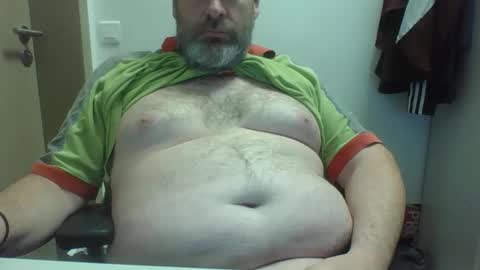 Snapshot of crouch1 chatting on October 2025 10:26:01 AM Crouch1 online show from October 2025 10:26:01 AM