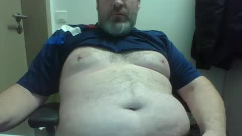 Snapshot of crouch1 chatting on October 2025 11:12:02 AM Crouch1 online show from October 2025 11:12:02 AM