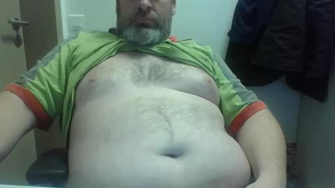 Snapshot of crouch1 chatting on October 2025 12:17:02 PM Crouch1 online show from October 2025 12:17:02 PM