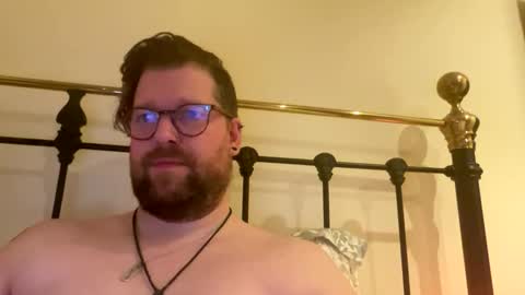 crouchendtiger online show from November 2025 12:43:01 AM