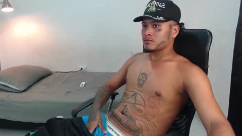 Snapshot of crow_black00 chatting on September 2025 06:27:02 AM crow_black00 online show from September 2025 06:27:02 AM