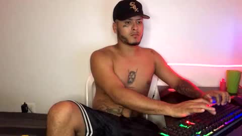 Snapshot of crow_black00 chatting on April 2026 09:37:02 PM crow_black00 online show from April 2026 09:37:02 PM