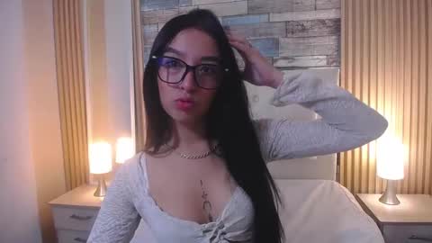 Snapshot of crowm_le chatting on March 2026 03:05:04 PM Lee online show from March 2026 03:05:04 PM