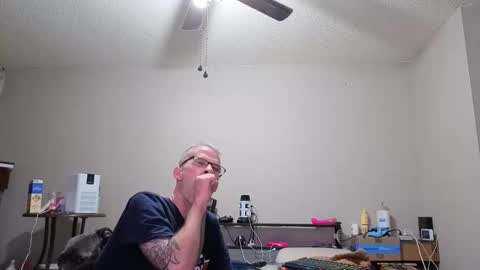 Crownandkat online show from February 2026 03:45:02 AM