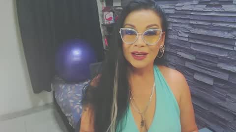 cruela_deviil online show from November 2025 08:22:02 PM