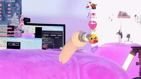 Snapshot of cruella_92 chatting on December 2024 02:01:01 AM Mia online show from December 2024 02:01:01 AM