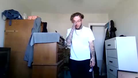 cruz815 online show from April 2026 07:03:02 PM