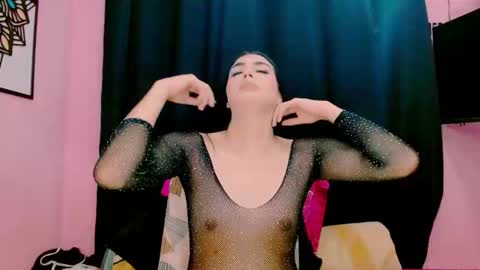 Snapshot of crystal420_ chatting on February 2026 05:17:01 AM Instagram cristal espinosa1 online show from February 2026 05:17:01 AM