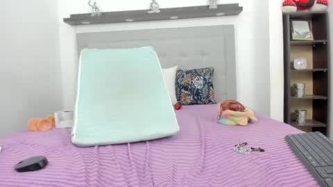 Snapshot of crystal_butterfly1 chatting on January 2025 05:33:02 PM crystal_butterfly1 online show from January 2025 05:33:02 PM