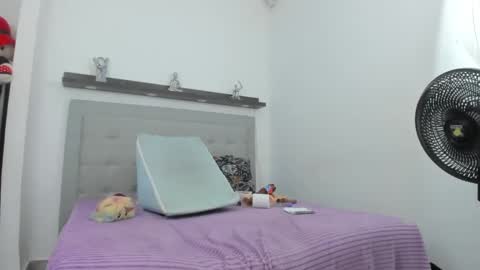 Snapshot of crystal_butterfly1 chatting on January 2025 05:44:02 PM crystal_butterfly1 online show from January 2025 05:44:02 PM
