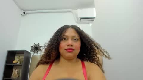 Snapshot of crystal_butterfly1 chatting on February 2025 02:43:02 PM crystal_butterfly1 online show from February 2025 02:43:02 PM