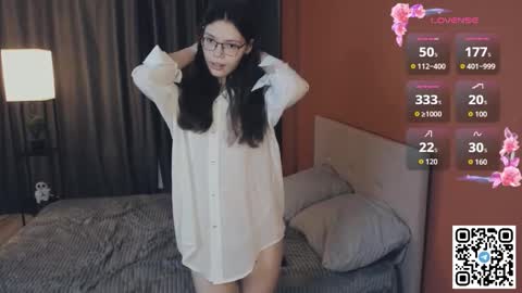 Crystal online show from November 2025 12:53:01 PM