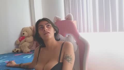 Crystal Blaze online show from November 2025 03:12:01 PM