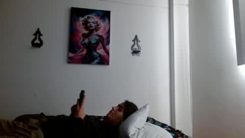 Snapshot of crystal_starx chatting on June 2026 06:51:02 PM Crystal Blaze online show from June 2026 06:51:02 PM