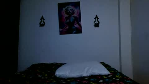 Snapshot of crystal_starx chatting on June 2026 01:41:02 AM Crystal Blaze online show from June 2026 01:41:02 AM