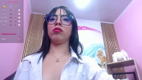 I AM CRYSTAL online show from November 2025 07:21:01 PM