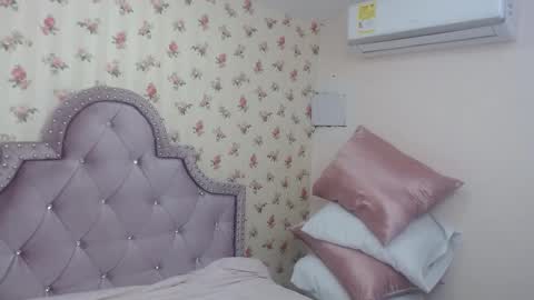 Snapshot of crystal_watson0 chatting on March 2026 12:21:01 PM Milf Latina online show from March 2026 12:21:01 PM