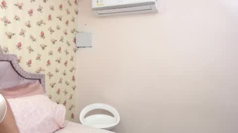 Snapshot of crystal_watson0 chatting on March 2026 01:27:02 PM Milf Latina online show from March 2026 01:27:02 PM