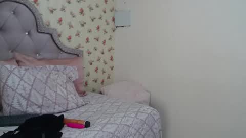 Snapshot of crystal_watson0 chatting on April 2026 01:30:01 PM Milf Latina online show from April 2026 01:30:01 PM