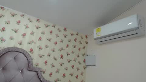 Snapshot of crystal_watson0 chatting on April 2026 12:42:01 PM Milf Latina online show from April 2026 12:42:01 PM