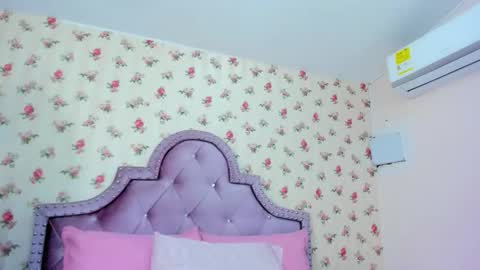 Snapshot of crystal_watson0 chatting on May 2026 02:14:01 PM Milf Latina online show from May 2026 02:14:01 PM