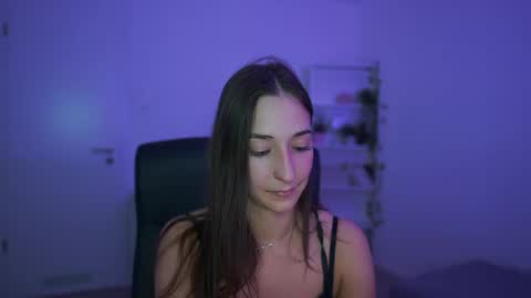 Crystalbrunette18 online show from April 2026 07:52:02 PM