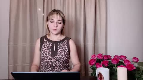 Snapshot of crystalfever_ chatting on June 2026 08:02:01 PM Mary online show from June 2026 08:02:01 PM