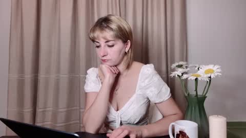 Snapshot of crystalfever_ chatting on July 2026 08:04:02 PM Mary online show from July 2026 08:04:02 PM