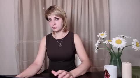 Snapshot of crystalfever_ chatting on July 2026 07:43:01 PM Mary online show from July 2026 07:43:01 PM