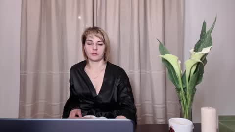 Snapshot of crystalfever_ chatting on July 2026 08:05:01 PM Mary online show from July 2026 08:05:01 PM