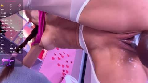 Lana online show from October 2025 01:23:02 PM