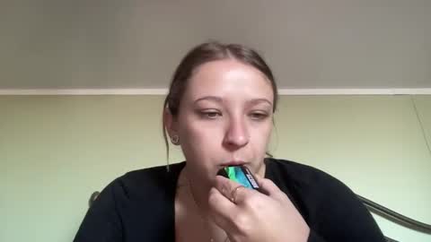 Snapshot of crystallee170 chatting on January 2025 06:15:01 PM CrystalBabyy online show from January 2025 06:15:01 PM