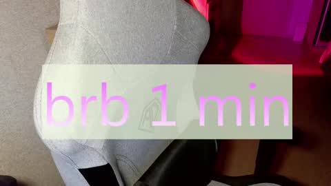 Snapshot of crystallkris chatting on January 2025 03:11:02 AM Kristina online show from January 2025 03:11:02 AM